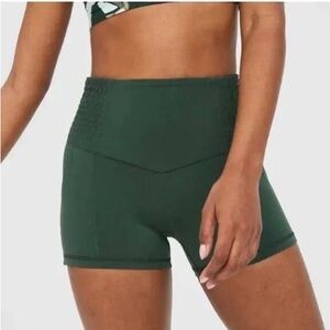 Aerie Offline Real Me Green Smocked 3” High Rise Shortie
